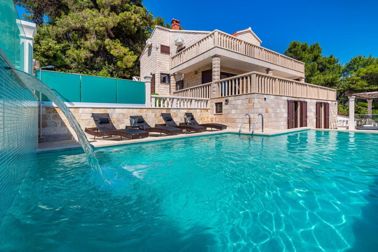 Villa Kadena - Luxury Seaside Villa With Private Heated Pool Selca  Eksteriør bilde