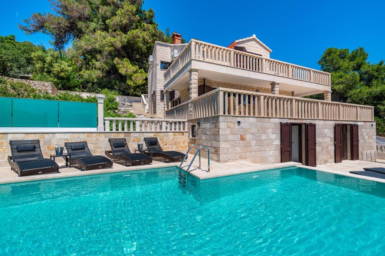 Villa Kadena - Luxury Seaside Villa With Private Heated Pool Selca  Eksteriør bilde
